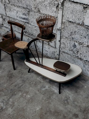 Ariel, le porte plante en formica N°427