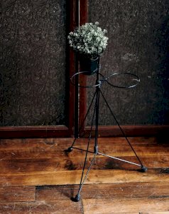 Ariel, the metal plant stand No. 430