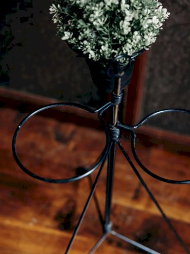 Ariel, le porte plante en métal N°430