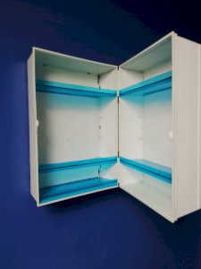 armoire à pharmacie vintage