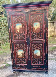 Antique painted wardrobe dlg cabinets from Uzès 18th century