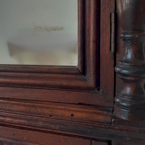 Armoire de poupée ancienne, miroir, à colonnes détachées