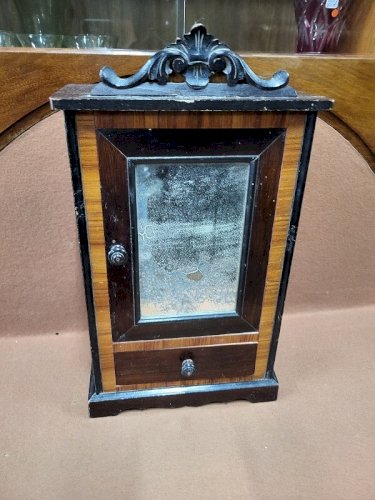 ARMOIRE DE POUPEE ANCIENNE