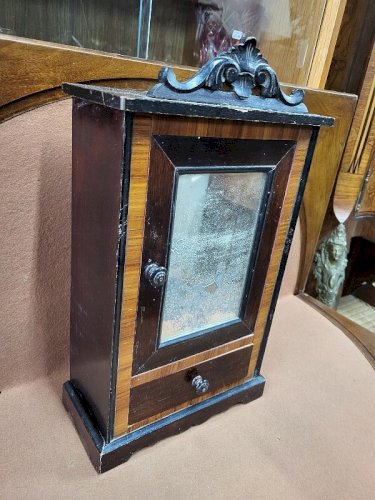ARMOIRE DE POUPEE ANCIENNE