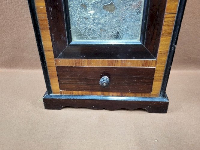 ARMOIRE DE POUPEE ANCIENNE