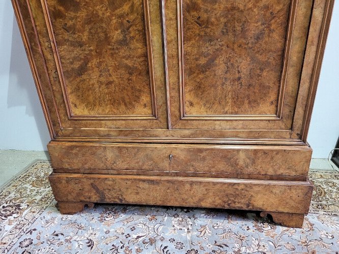 ARMOIRE EN RONCE DE NOYER 2 PORTES 2 TIROIRS