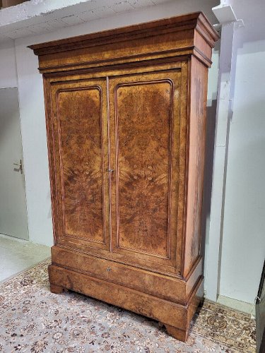 ARMOIRE EN RONCE DE NOYER 2 PORTES 2 TIROIRS