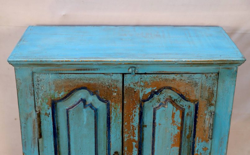 Armoire en teck birman avec patine bleu d’origine