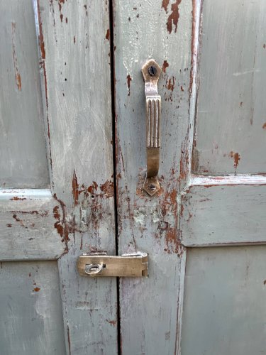 Armoire en teck birman avec patine dorigine