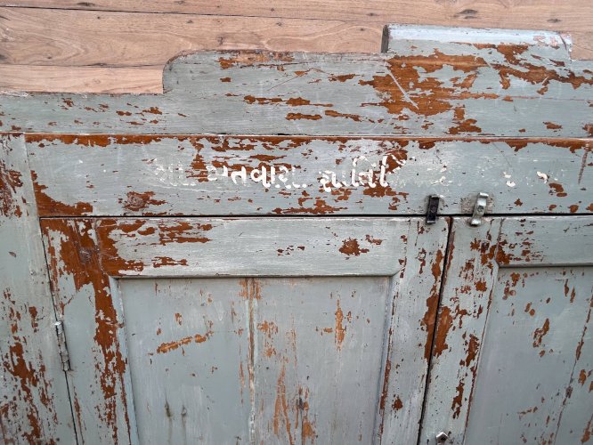 Armoire en teck birman avec patine dorigine