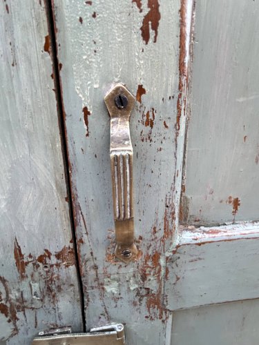 Armoire en teck birman avec patine dorigine