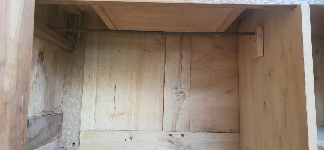 Armoire Louis Philippe en noyer