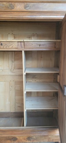 Armoire Louis Philippe en noyer