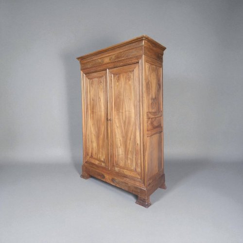 Armoire Louis Philippe en noyer
