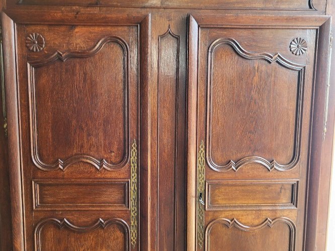 ARMOIRE LOUIS XIV EN CHENE DU XVIII ème SIECLE