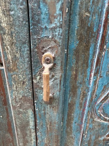 armoire rajasthanaise en teck birman avec patine dorigine