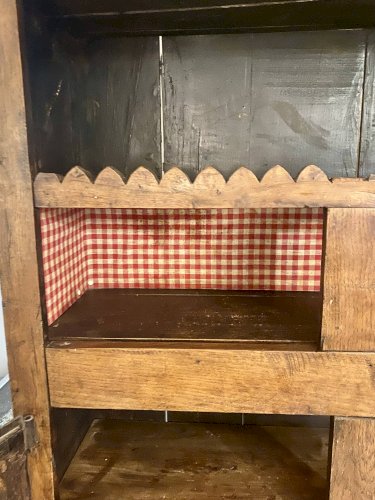 Armoire rustique Wabi-Sabi en hêtre massif.