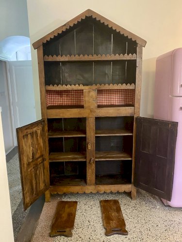 Armoire rustique Wabi-Sabi en hêtre massif.