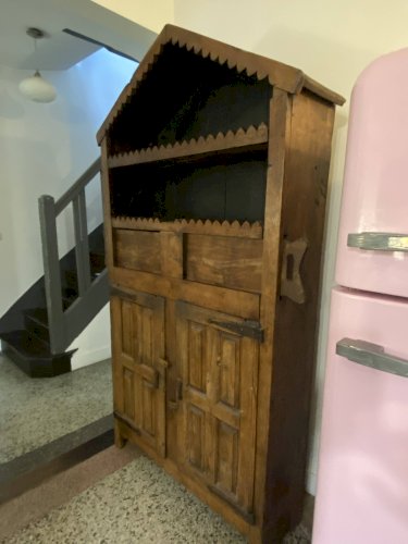 Armoire rustique Wabi-Sabi en hêtre massif.