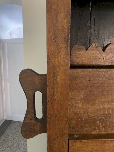 Armoire rustique Wabi-Sabi en hêtre massif.