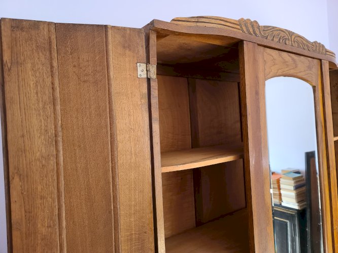 armoire vintage de style art déco