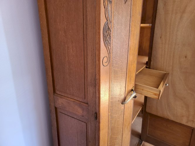 armoire vintage de style art déco