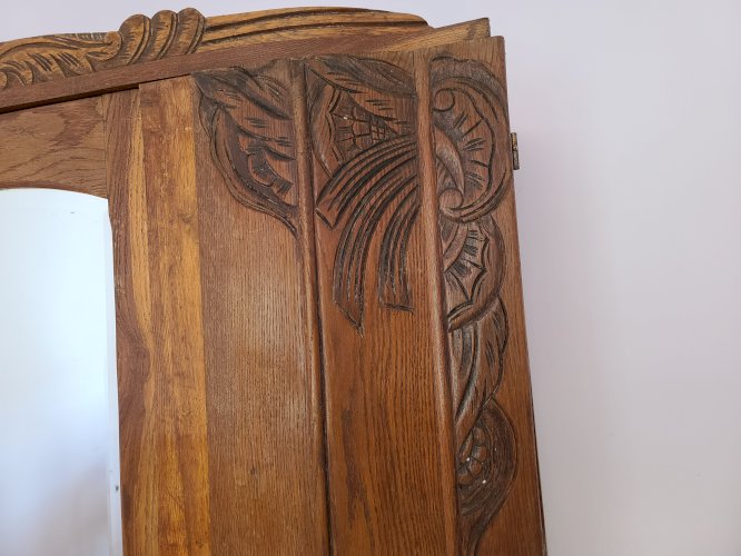 armoire vintage de style art déco