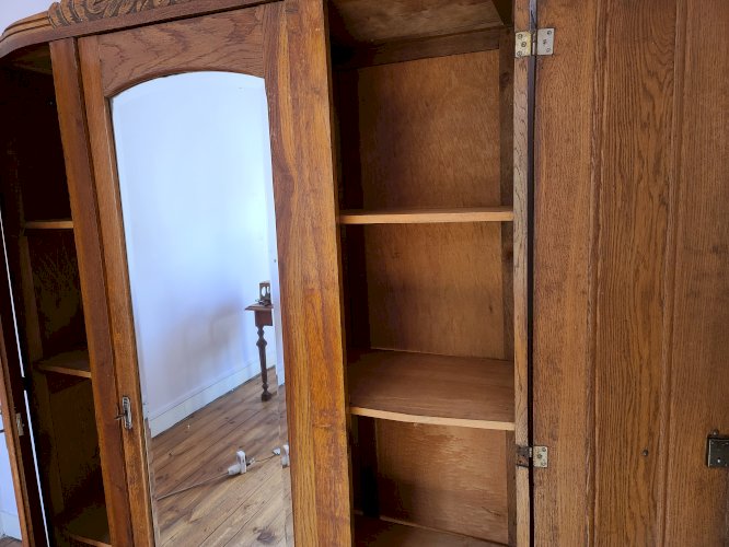 armoire vintage de style art déco