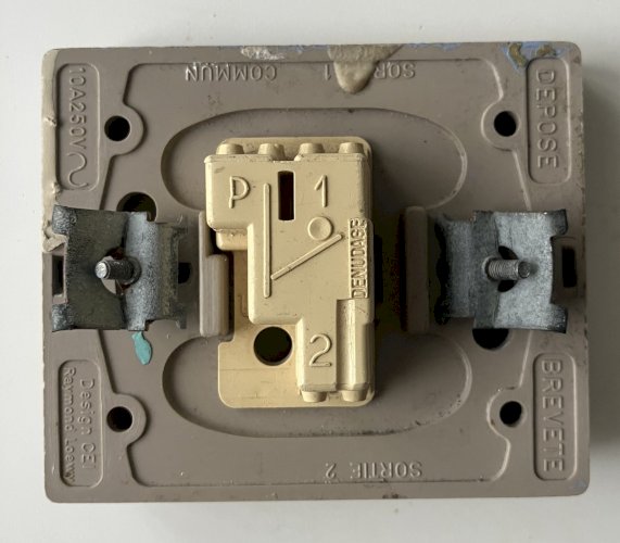 ARNOULD 1001 Interrupteur simple - Beige / Blanc-  Raymond Loewy (2)