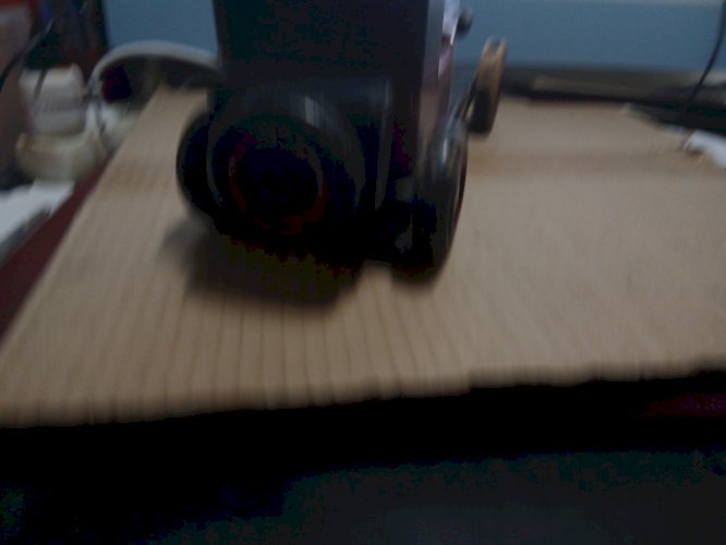 AROUTCHEFF  VILAC - Voiture PEUGEOT - rouge