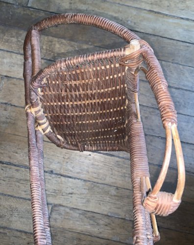 art populaire ancien porte enfant bébé osier rotin Indochine Chine