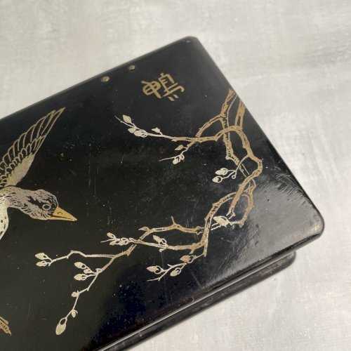 ASIE Boite laqué noire et rouge japon chine décor canard et branche de bourgeon