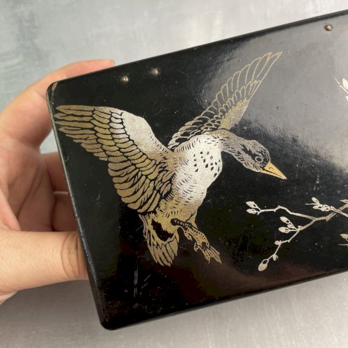 ASIE Boite laqué noire et rouge japon chine décor canard et branche de bourgeon