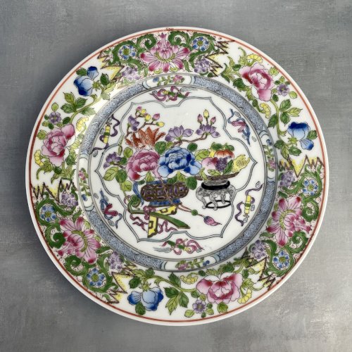 ASIE CHINE assiette en porcelaine chinoise , Guangdong ? XXe