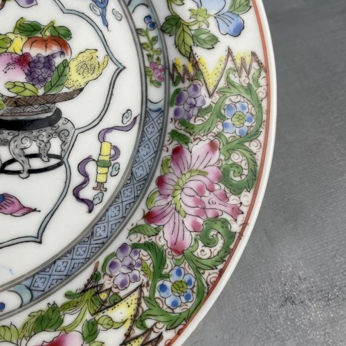 ASIE CHINE assiette en porcelaine chinoise , Guangdong ? XXe
