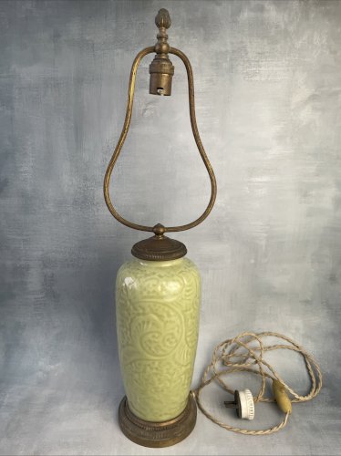 ASIE CHINE vase ancien lampe céladon décor végétal stylisé, XIXe ou plus vieux ?