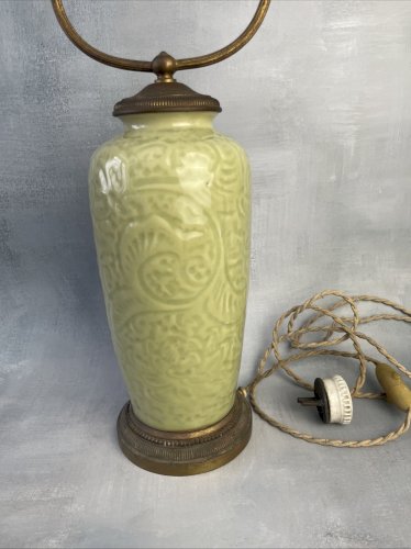 ASIE CHINE vase ancien lampe céladon décor végétal stylisé, XIXe ou plus vieux ?