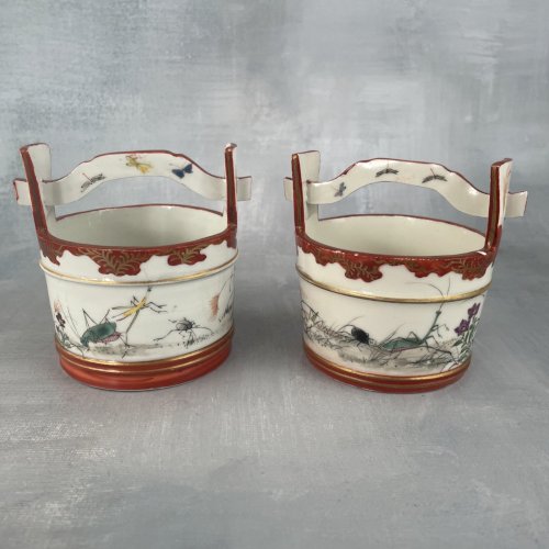 ASIE JAPON paire de panier seau à eau porcelaine decor d'insectes vegetaux signé