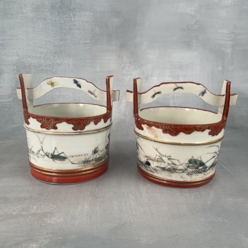 ASIE JAPON paire de panier seau à eau porcelaine decor d'insectes vegetaux signé