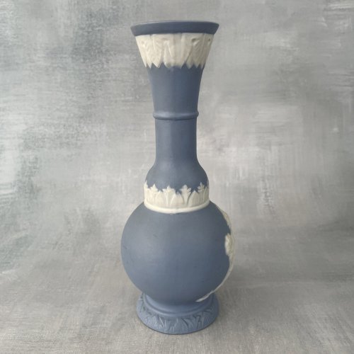 ASIE JAPON vase porcelaine imitation Wedgwood décor de putti chérubin