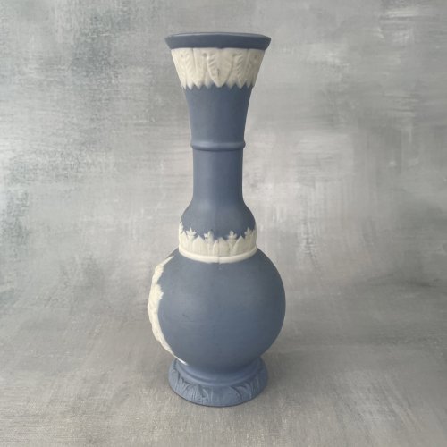 ASIE JAPON vase porcelaine imitation Wedgwood décor de putti chérubin