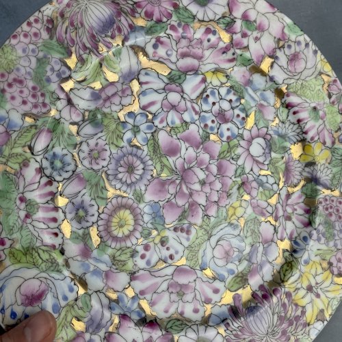 ASIE Macau 2 assiettes en porcelaine chinoise / Chine décor floral ~26.5 & 15 cm