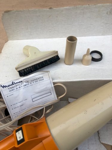 ASPIRATEUR DE VOITURE VINTAGE MOULINEX