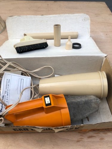 ASPIRATEUR DE VOITURE VINTAGE MOULINEX
