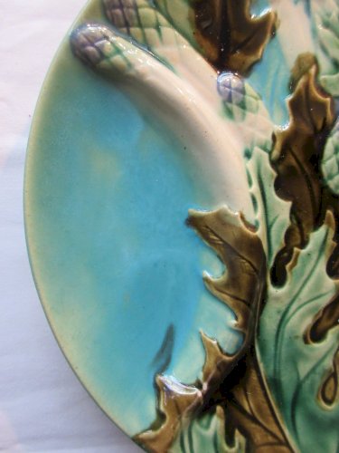 Assiette à asperges en barbotine Salins les Bains, asperges et artichauts