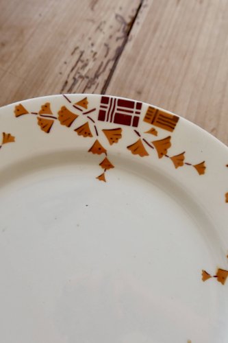 Assiette à dessert ancienne en terre de fer Creil et Montereau – Modèle Achille