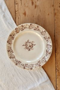 Assiette à dessert ancienne terre de fer Longwy Russe - Décor sépia