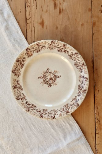 Assiette à dessert ancienne terre de fer Longwy Russe - Décor sépia