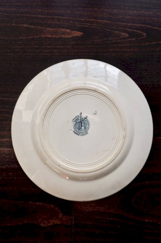 Assiette à dessert ancienne terre de fer Moulin des Loups Marie Louise