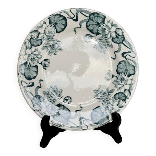 Assiette à dessert ancienne terre de fer Salins modèle Nénuphar
